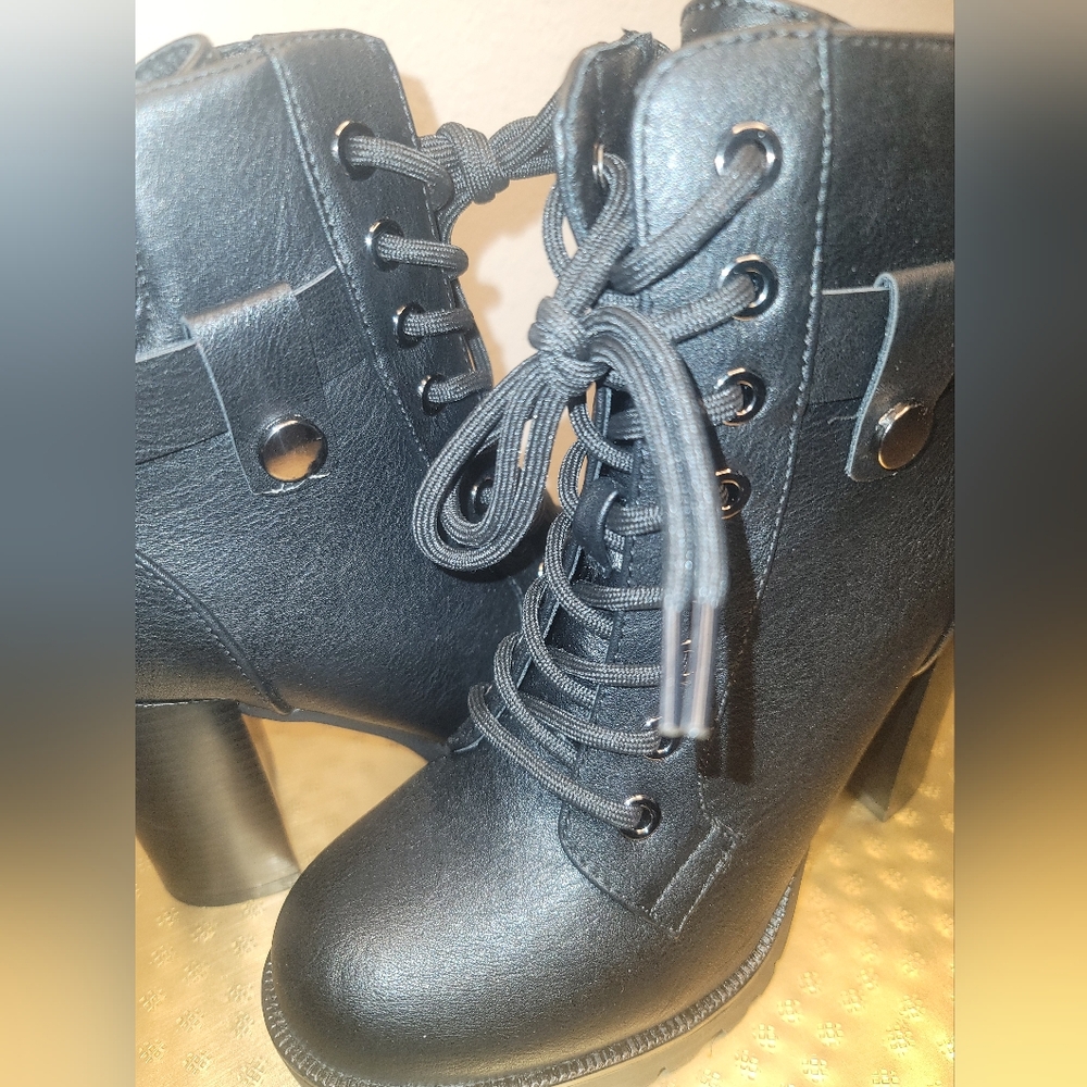 Black Lace-Up Combat Boots with Chunky Heel